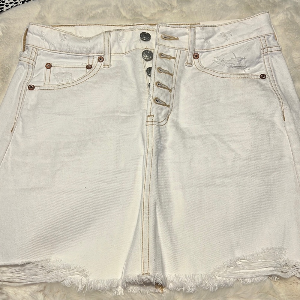 White denim skirt